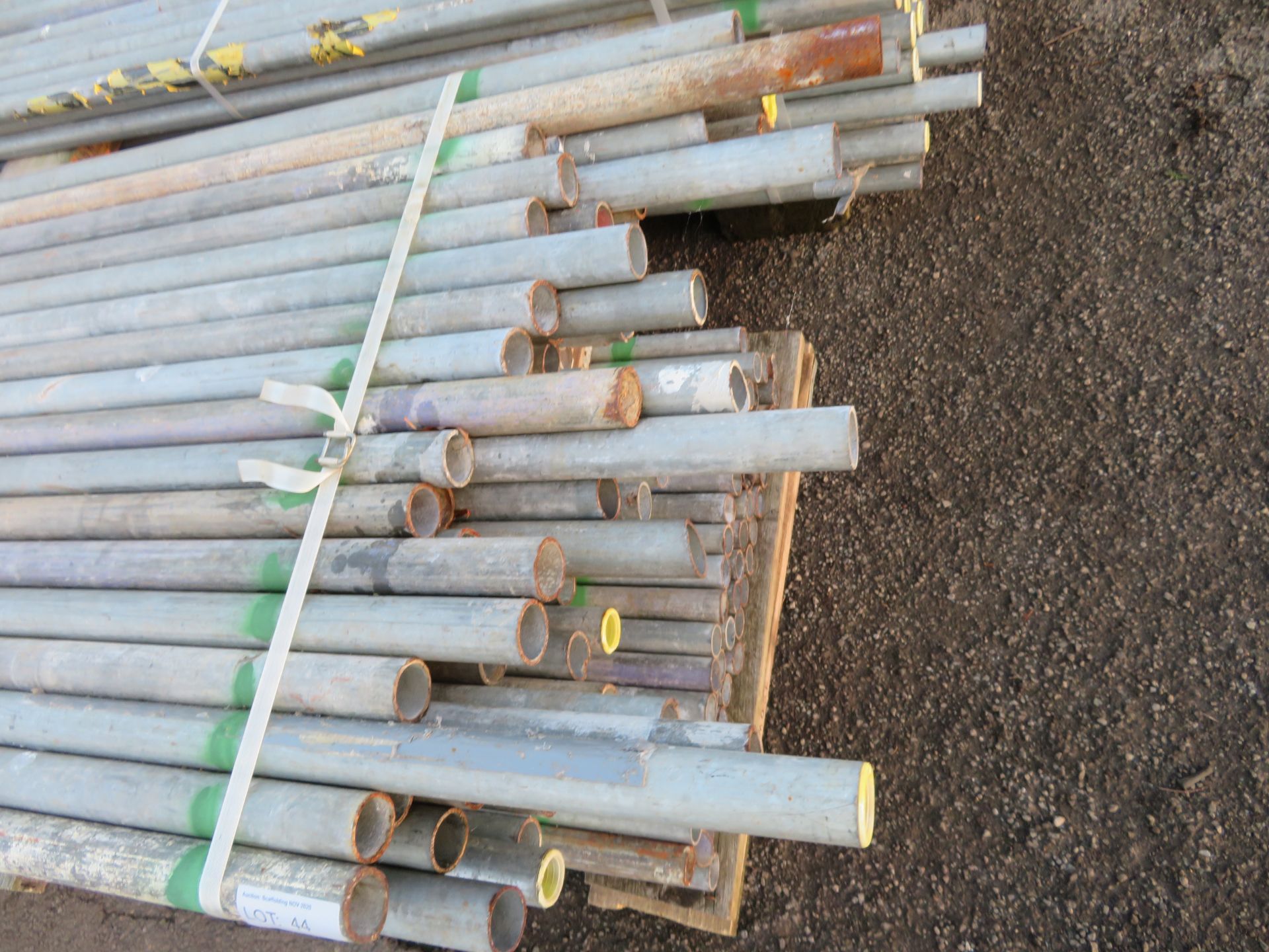 200x Various Length Galvanised Steel Scaffolding Poles. Lengths Range Between 7.5ft - 5ft. - Image 4 of 5
