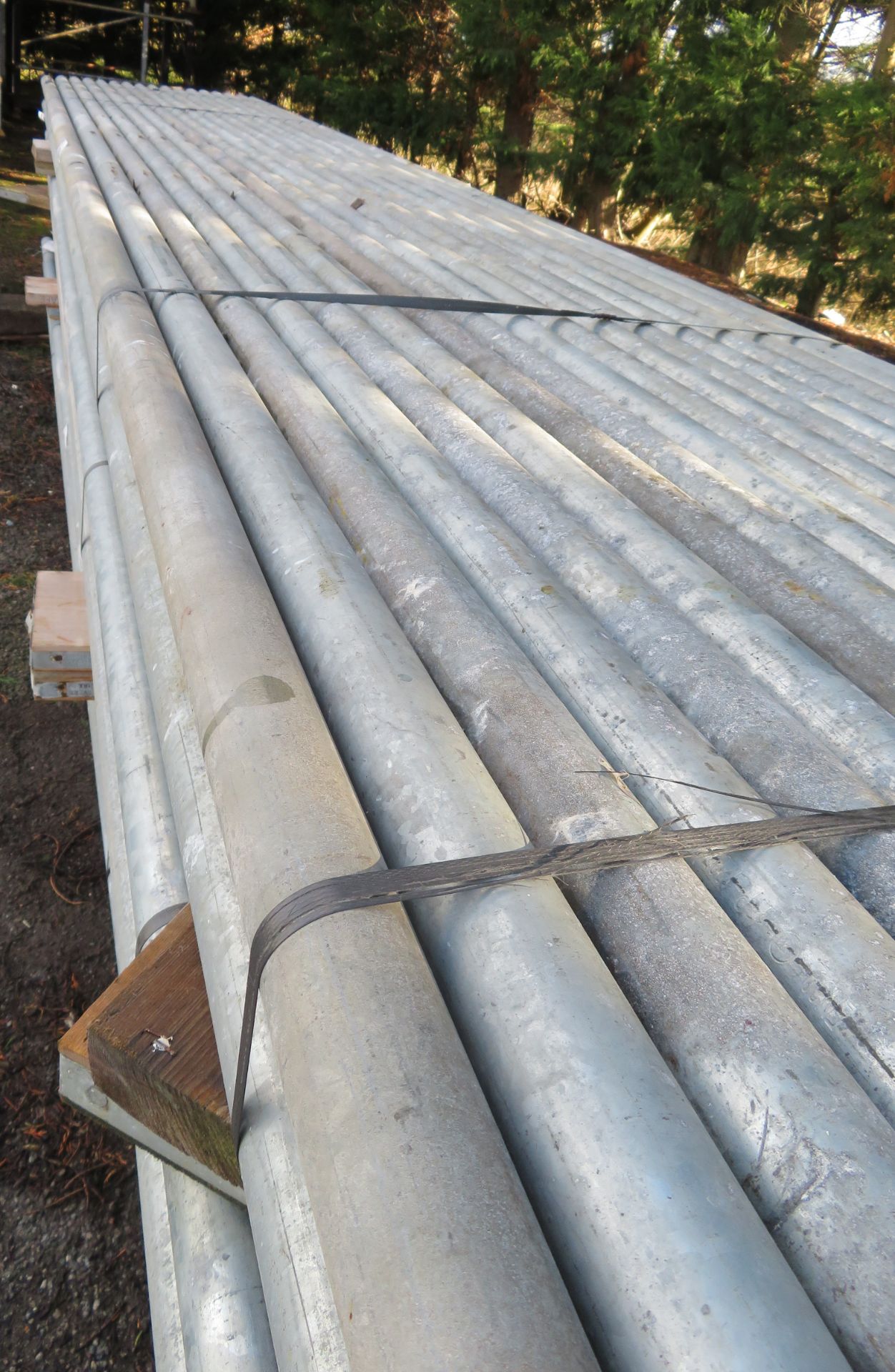 200x 16ft Galvanised Steel Scaffolding Poles 48mm Diameter x 4mm Thick. - Image 4 of 4