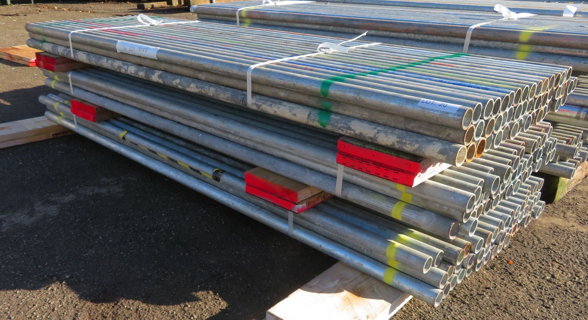 150x 8ft Galvanised Steel Scaffolding Poles 48mm Diameter x 4mm Thick. - Image 2 of 4