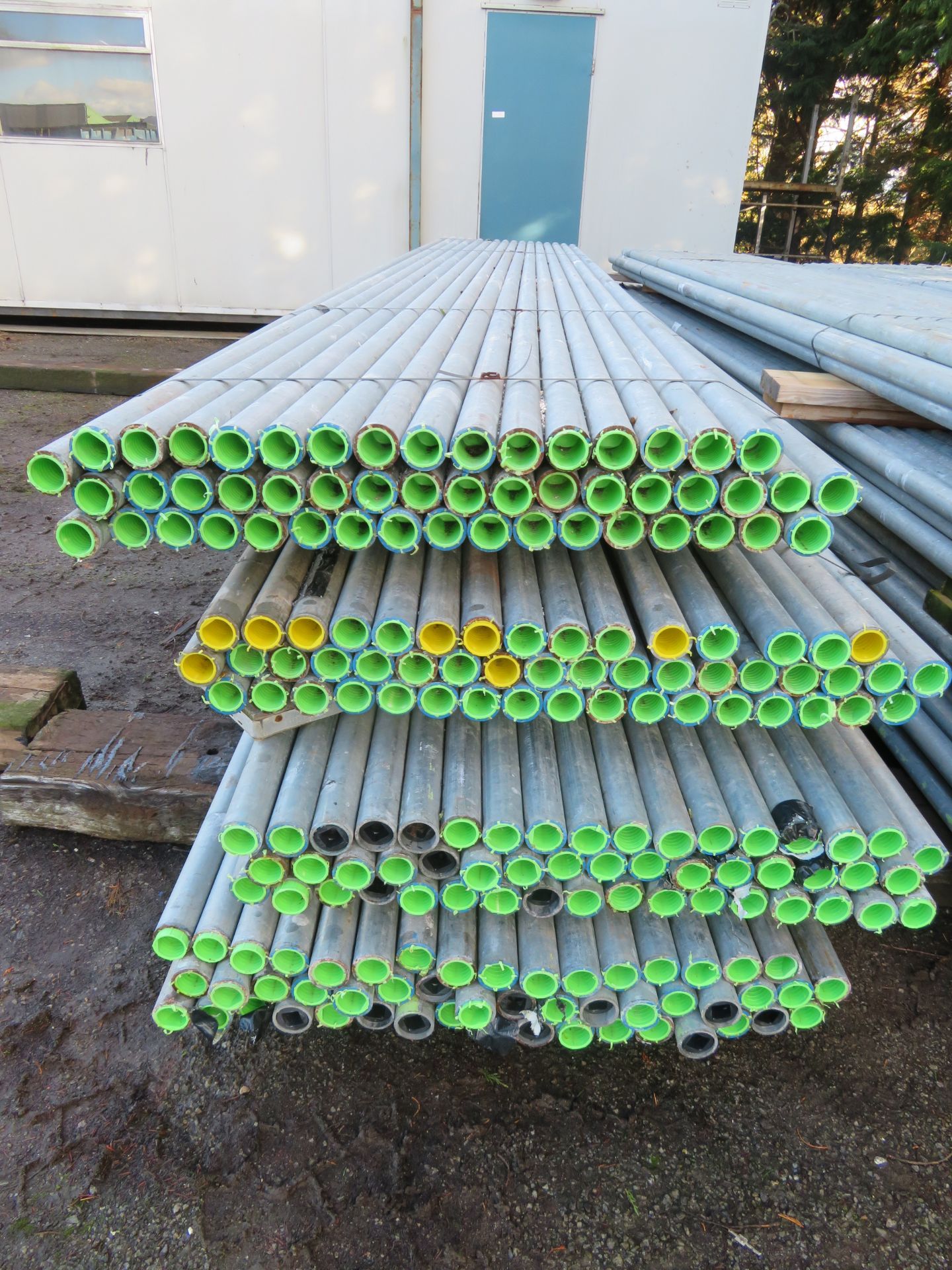 200x 16ft Galvanised Steel Scaffolding Poles 48mm Diameter x 4mm Thick. - Image 3 of 5