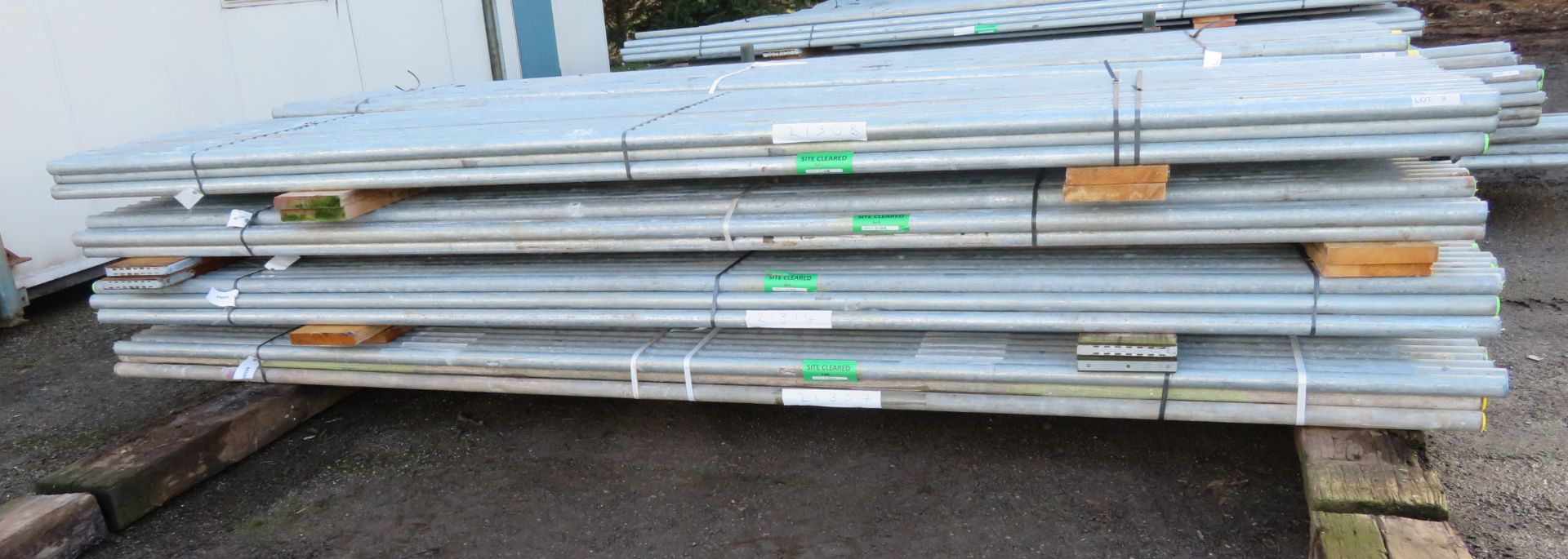 200x 13ft Galvanised Steel Scaffolding Poles 48mm Diameter x 4mm Thick.