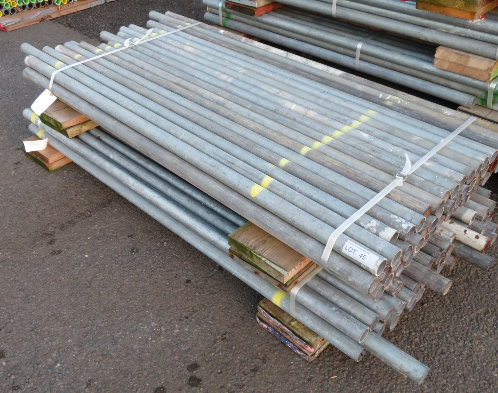 100x Various Length Galvanised Steel Scaffolding Poles. Lengths Range Between 6.5ft - 5.5ft. - Image 2 of 5