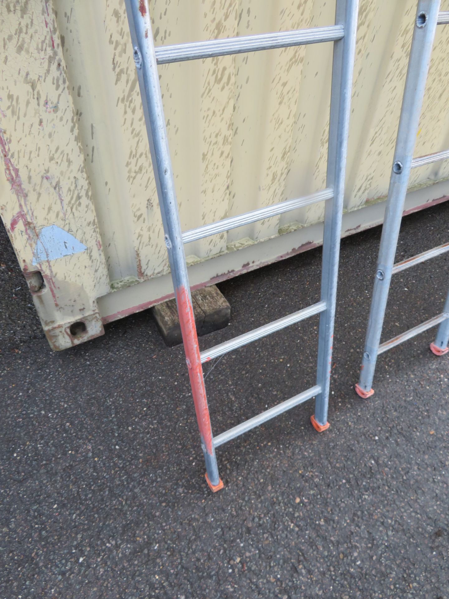 1x Aluminium 3m 10 Rung Scaffolding Ladder. - Image 3 of 3