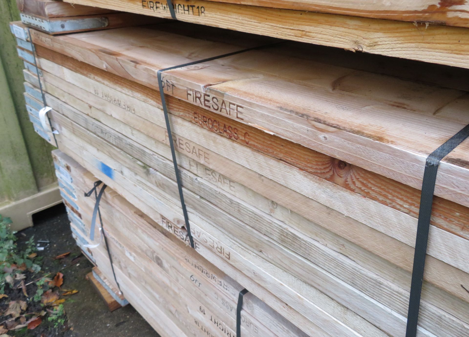 48x 6ft Wooden Scaffolding Boards. Please Note There Is A £10 Loading Charge On This Lot. - Image 4 of 4