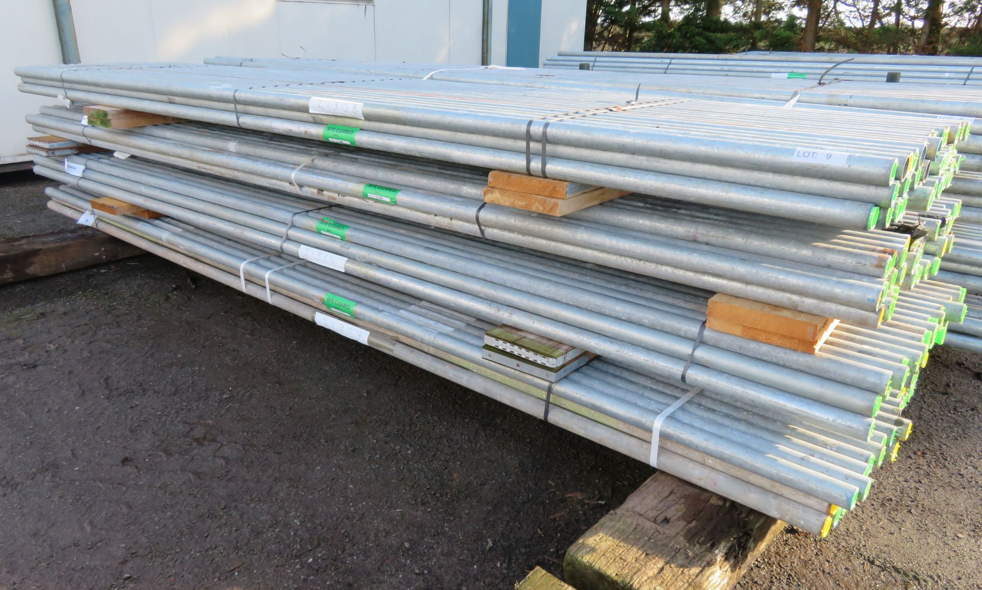 200x 13ft Galvanised Steel Scaffolding Poles 48mm Diameter x 4mm Thick. - Image 2 of 4