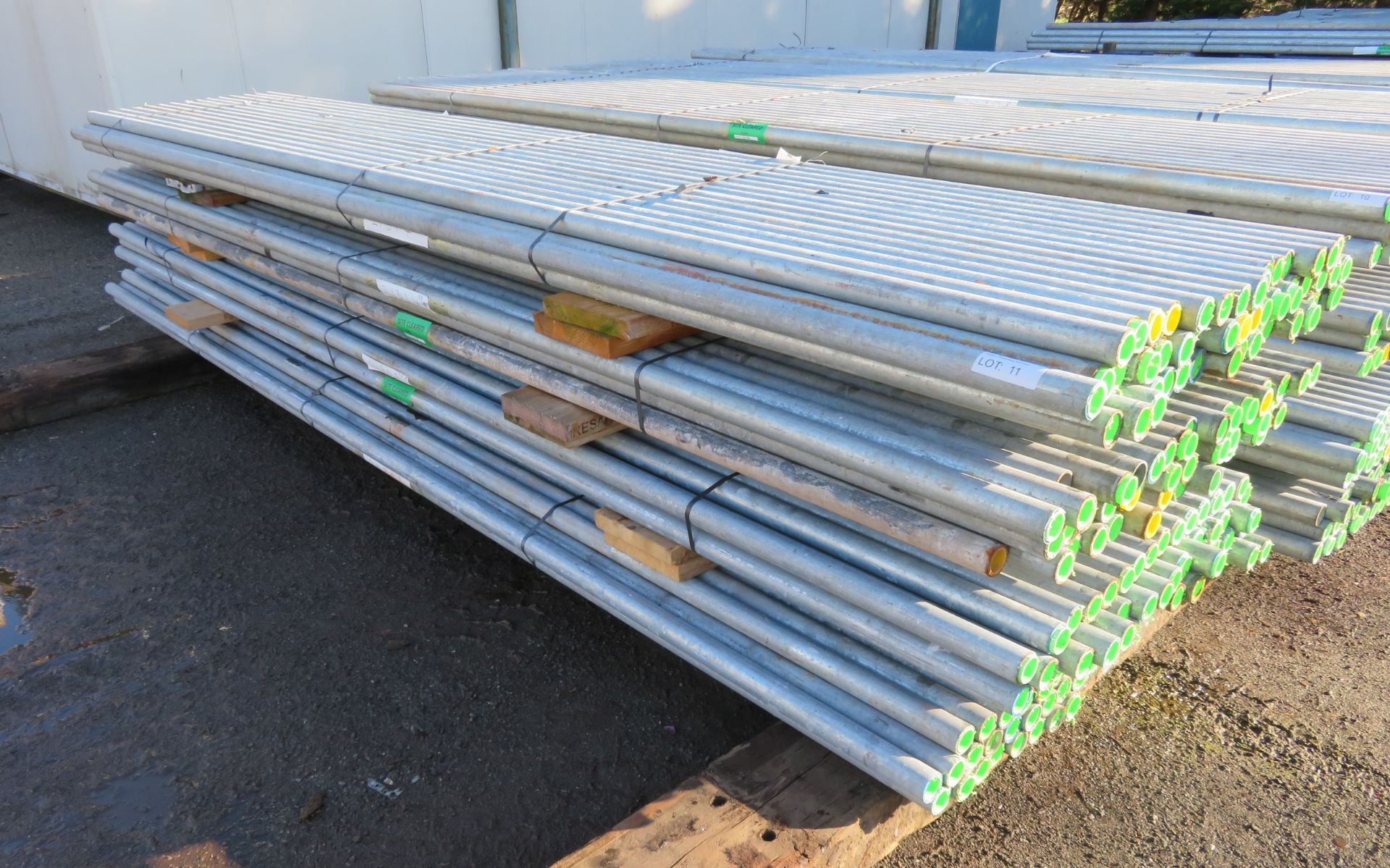 200x 13ft Galvanised Steel Scaffolding Poles 48mm Diameter x 4mm Thick. - Image 2 of 4