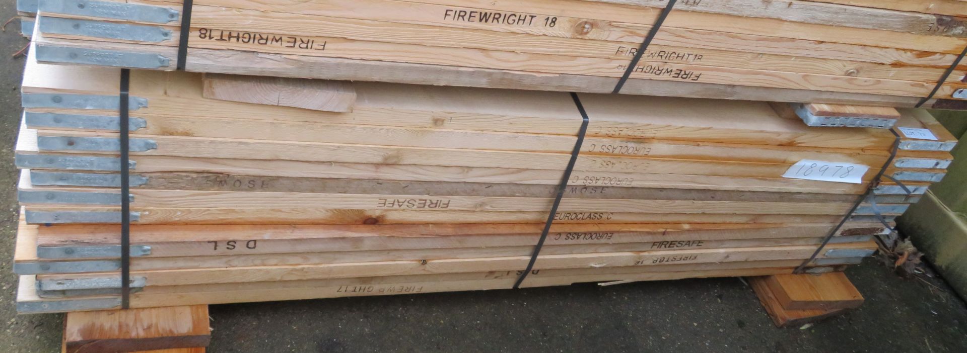 48x 6ft Wooden Scaffolding Boards. Please Note There Is A £10 Loading Charge On This Lot.