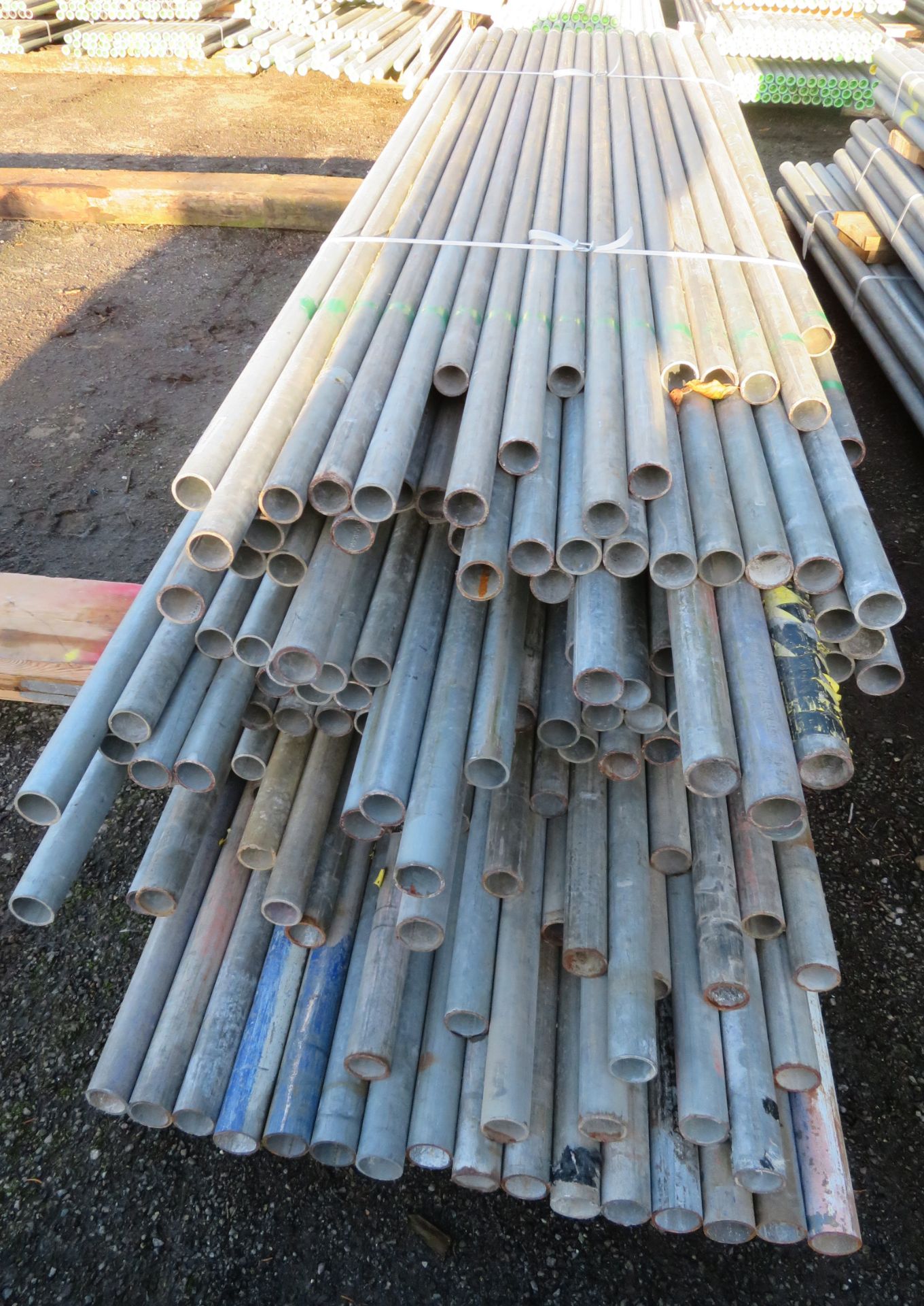 150x Various Length Galvanised Steel Scaffolding Poles. Lengths Range Between 11.5ft - 8ft. - Image 4 of 5