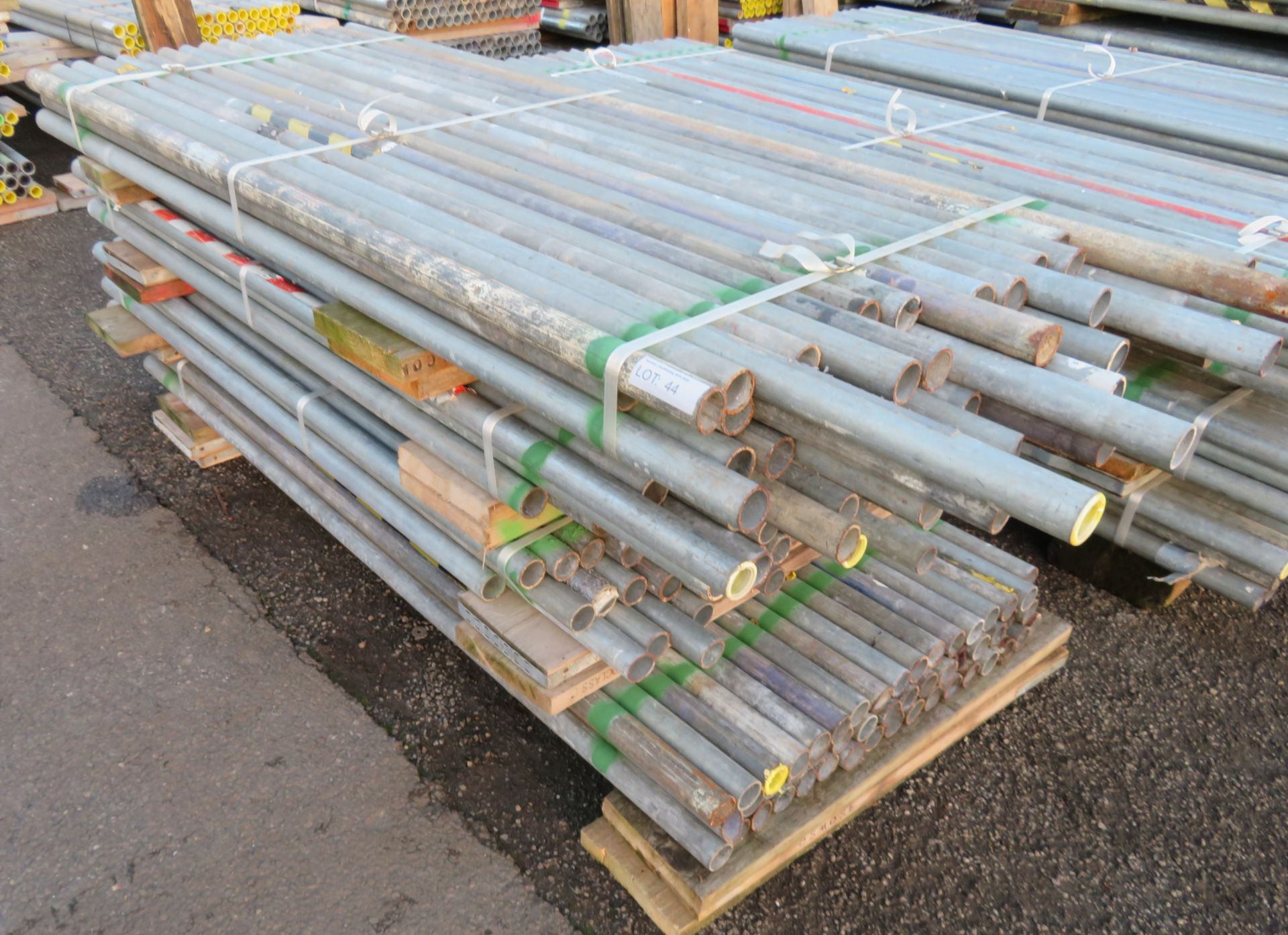 200x Various Length Galvanised Steel Scaffolding Poles. Lengths Range Between 7.5ft - 5ft. - Image 2 of 5
