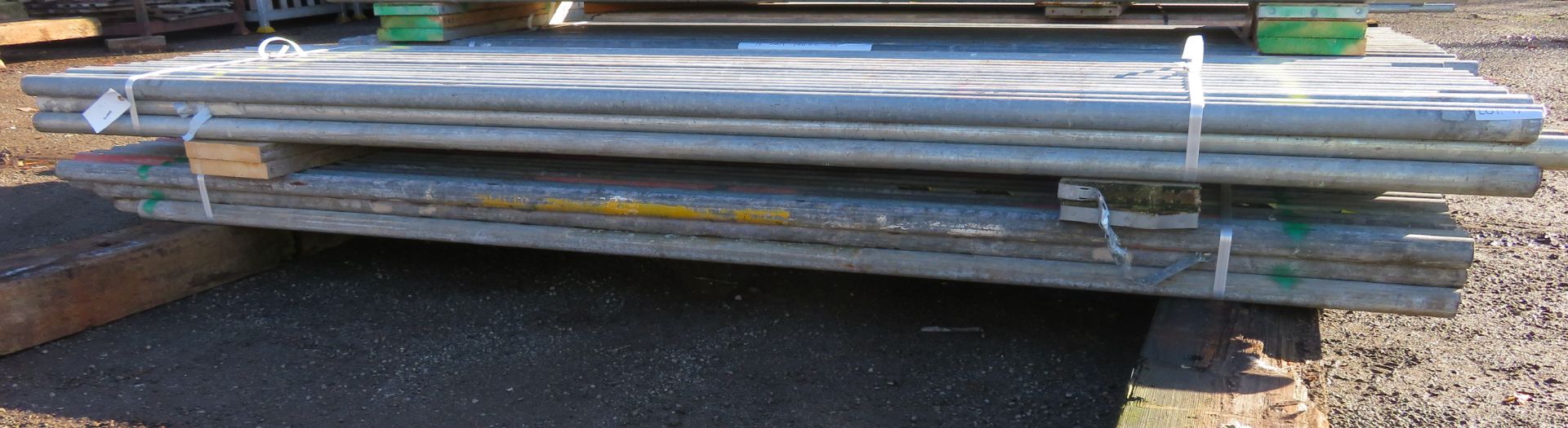 100x 10ft Galvanised Steel Scaffolding Poles 48mm Diameter x 4mm Thick.