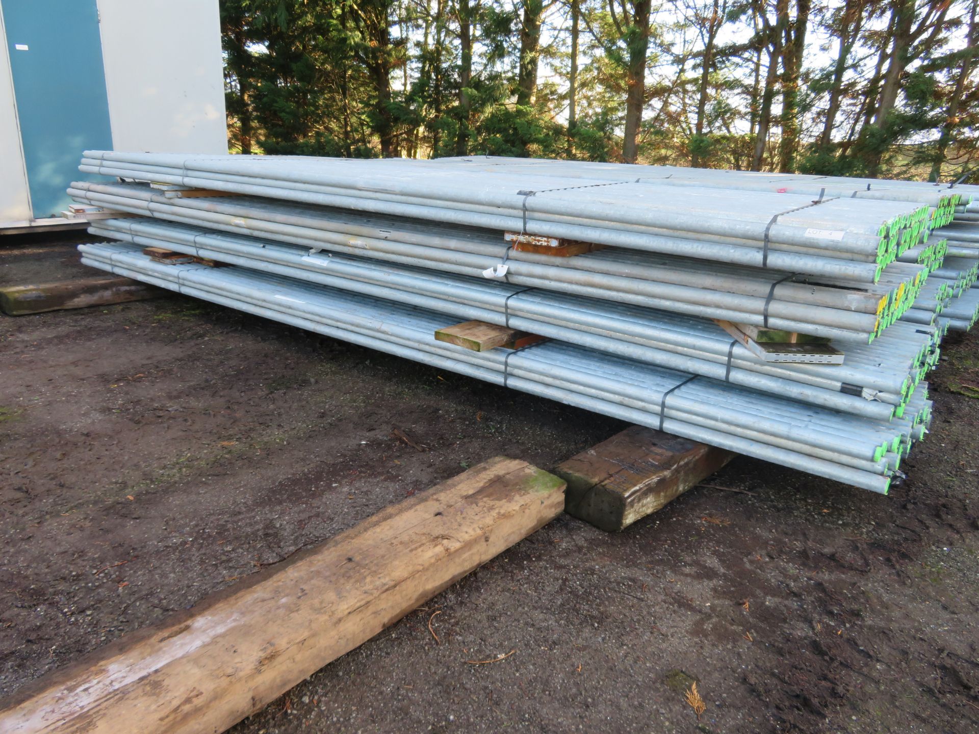 200x 16ft Galvanised Steel Scaffolding Poles 48mm Diameter x 4mm Thick. - Image 2 of 5