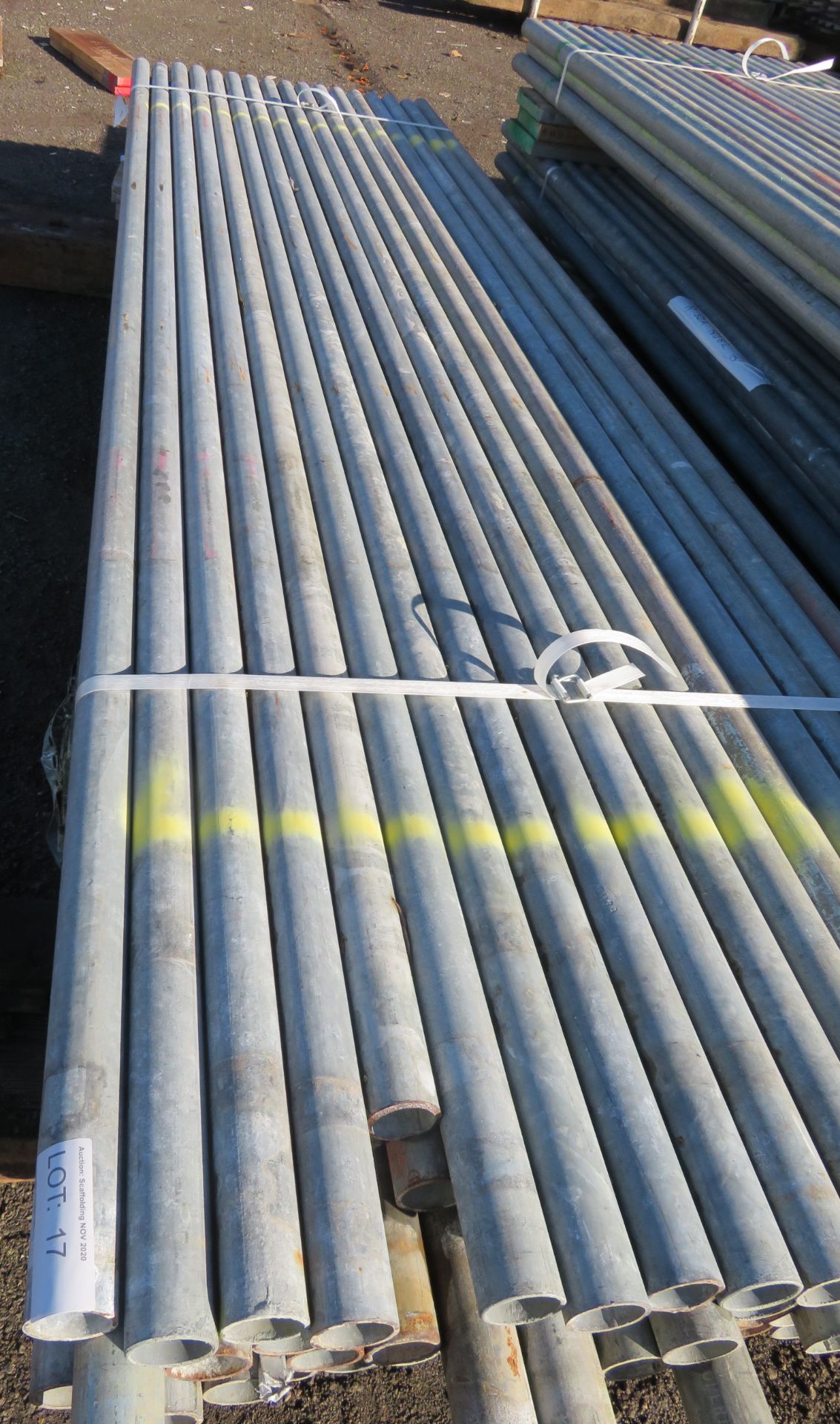 100x 10ft Galvanised Steel Scaffolding Poles 48mm Diameter x 4mm Thick. - Image 4 of 6