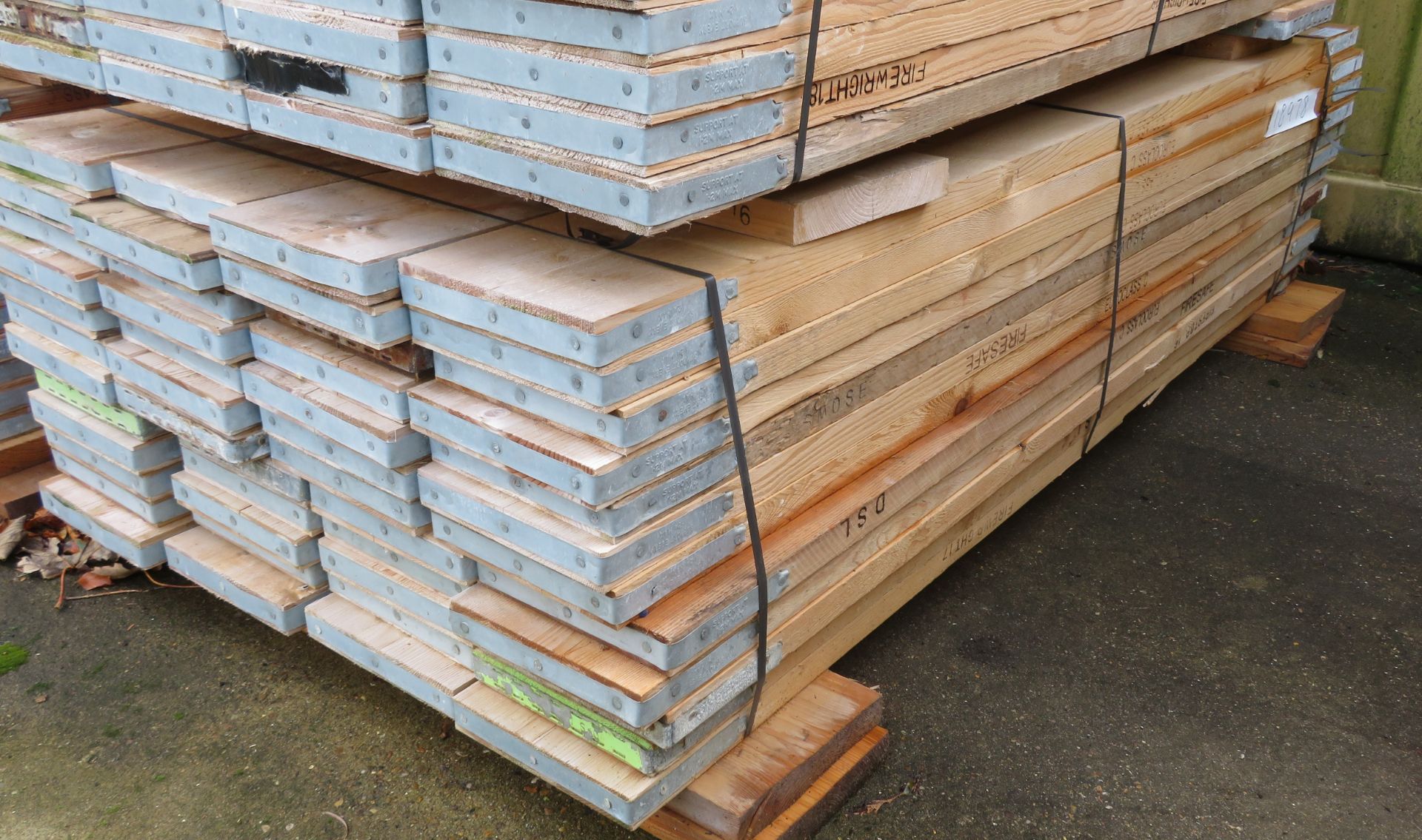 48x 6ft Wooden Scaffolding Boards. Please Note There Is A £10 Loading Charge On This Lot. - Image 2 of 4