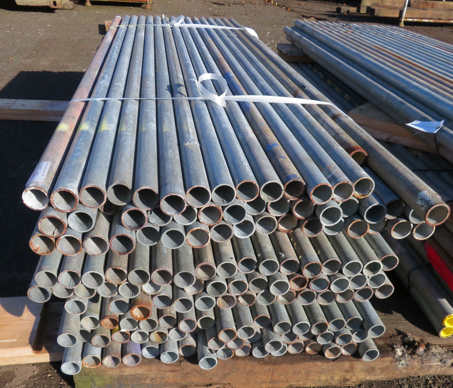 150x 8ft Galvanised Steel Scaffolding Poles 48mm Diameter x 4mm Thick. - Image 3 of 4