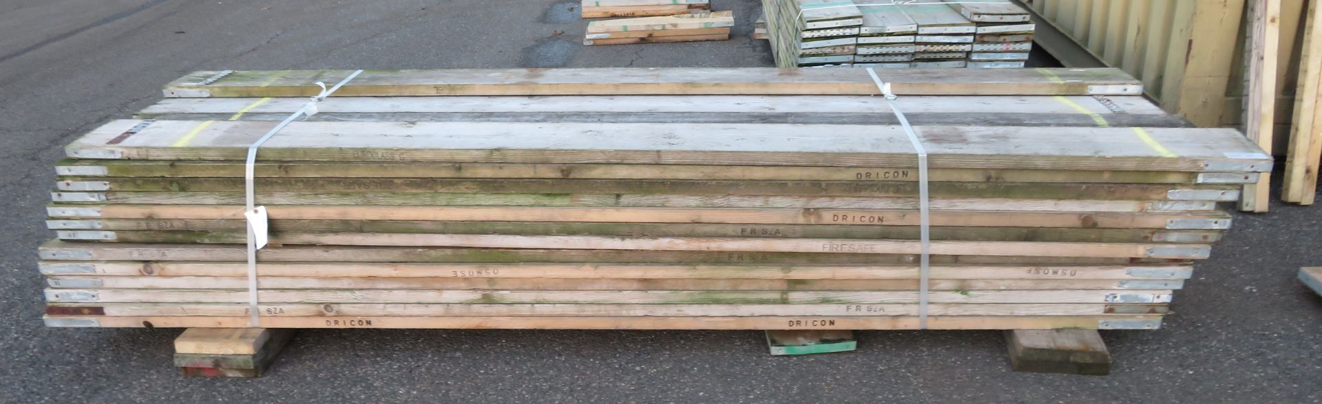 50x 10ft Wooden Scaffolding Board.