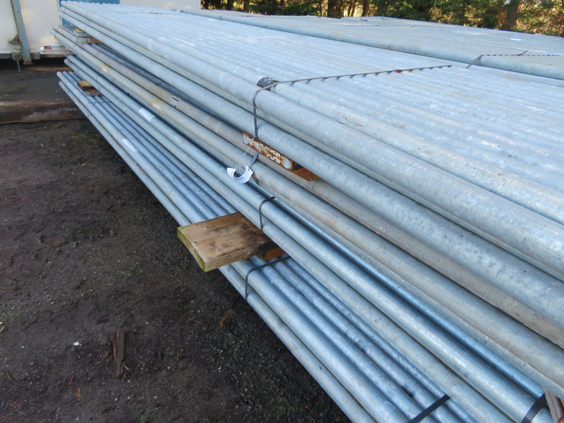 200x 16ft Galvanised Steel Scaffolding Poles 48mm Diameter x 4mm Thick. - Image 5 of 5