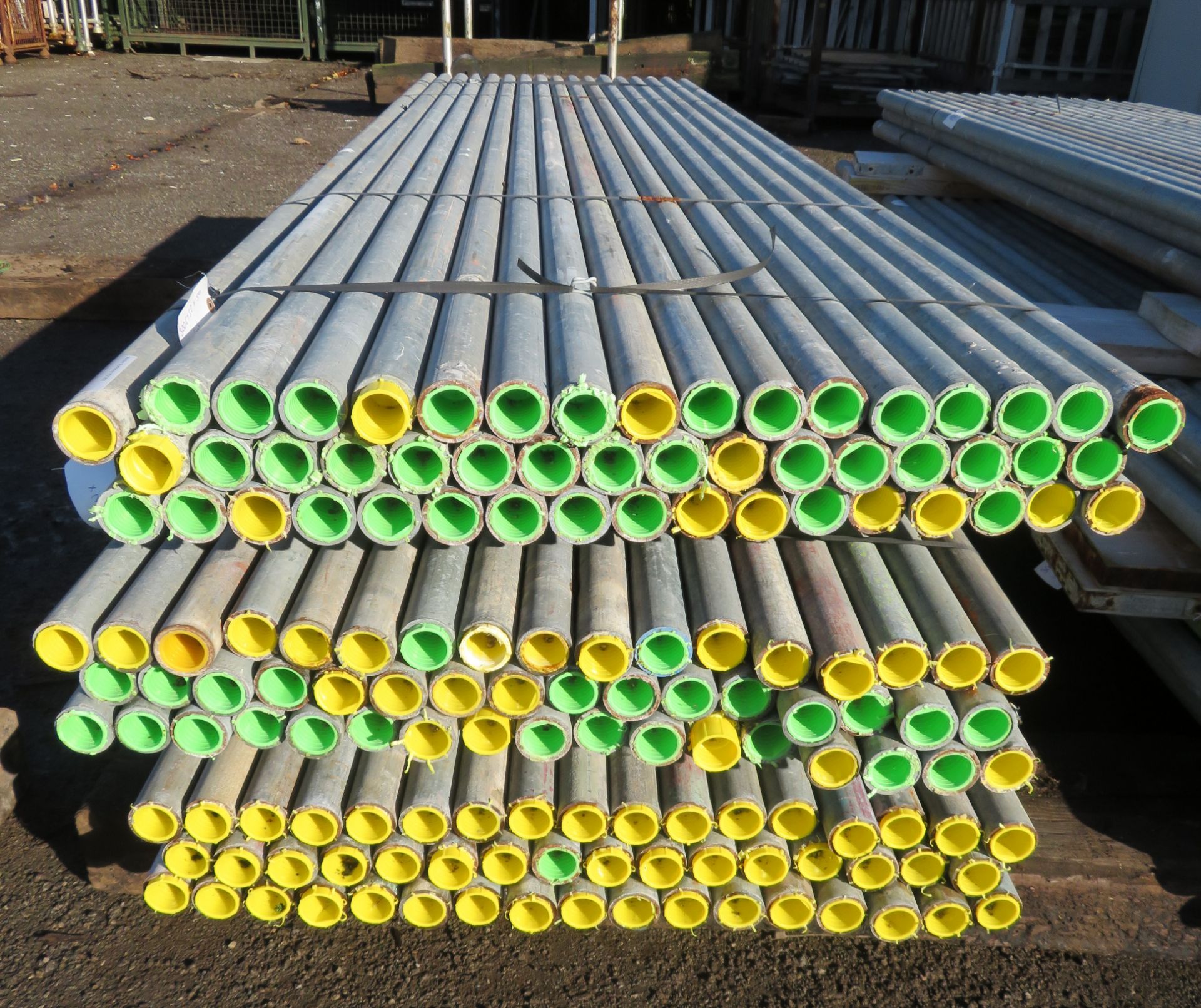 150x 10ft Galvanised Steel Scaffolding Poles 48mm Diameter x 4mm Thick. - Image 3 of 4