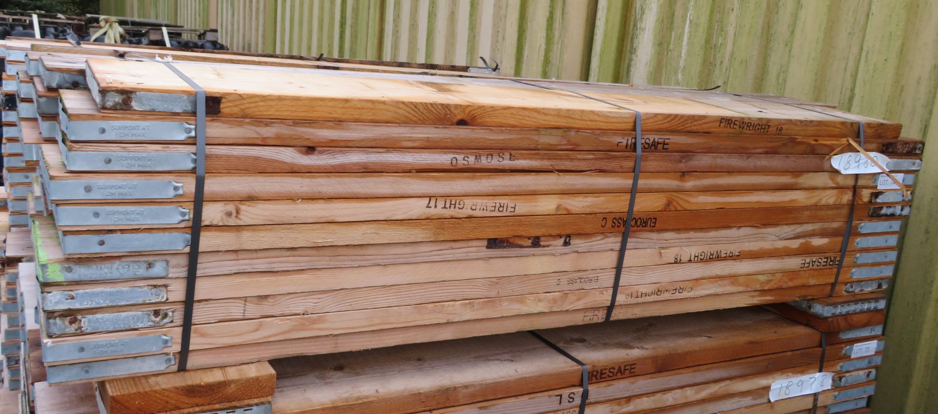 44x 6ft Wooden Scaffolding Boards. Please Note There Is A £10 Loading Charge On This Lot.