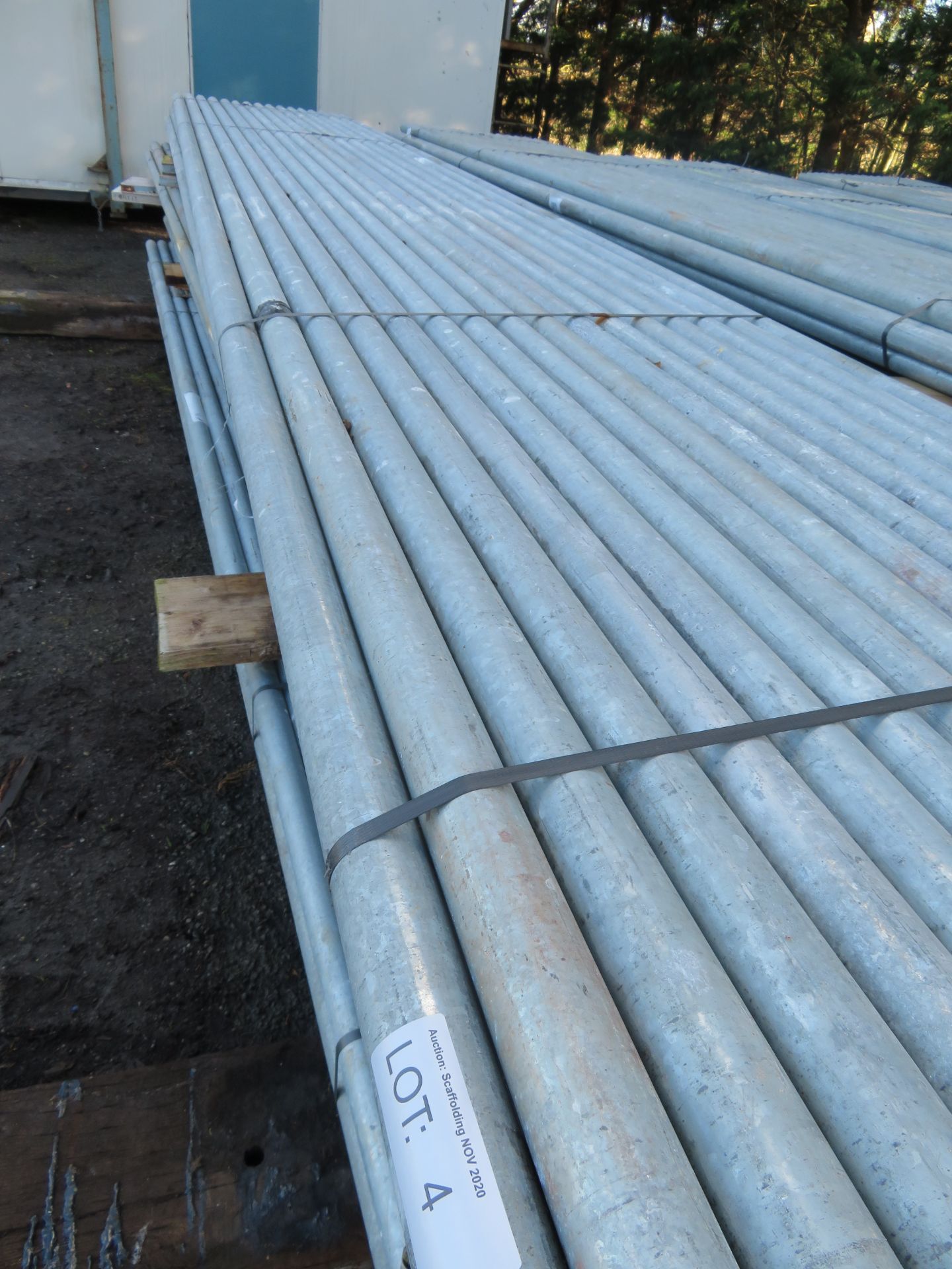 200x 16ft Galvanised Steel Scaffolding Poles 48mm Diameter x 4mm Thick. - Image 4 of 5