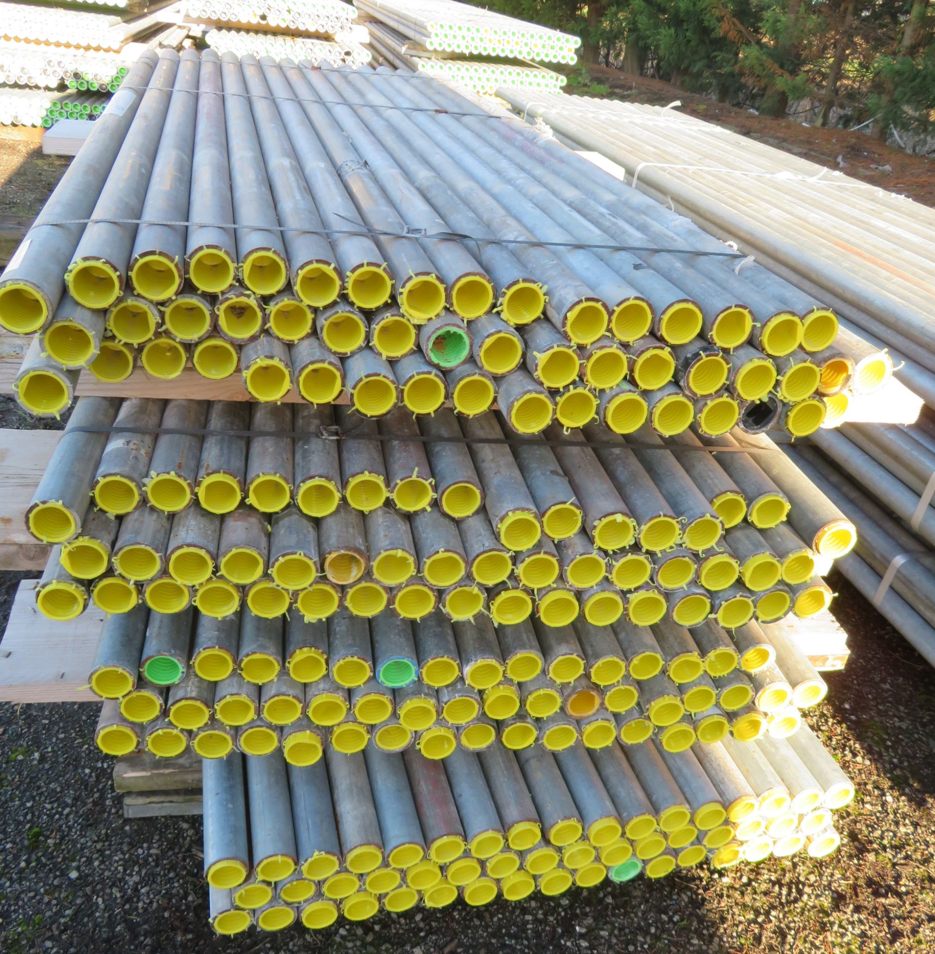 200x 6ft Galvanised Steel Scaffolding Poles 48mm Diameter x 4mm Thick. - Image 3 of 4
