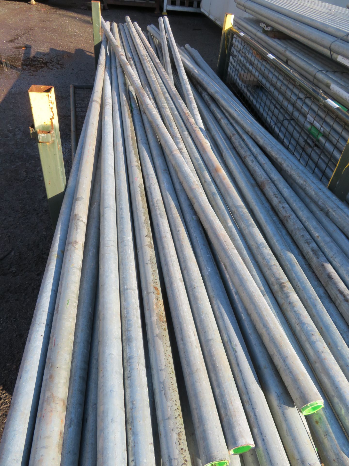 100x 13ft Galvanised Steel Scaffolding Poles 48mm Diameter x 4mm Thick. - Image 4 of 4