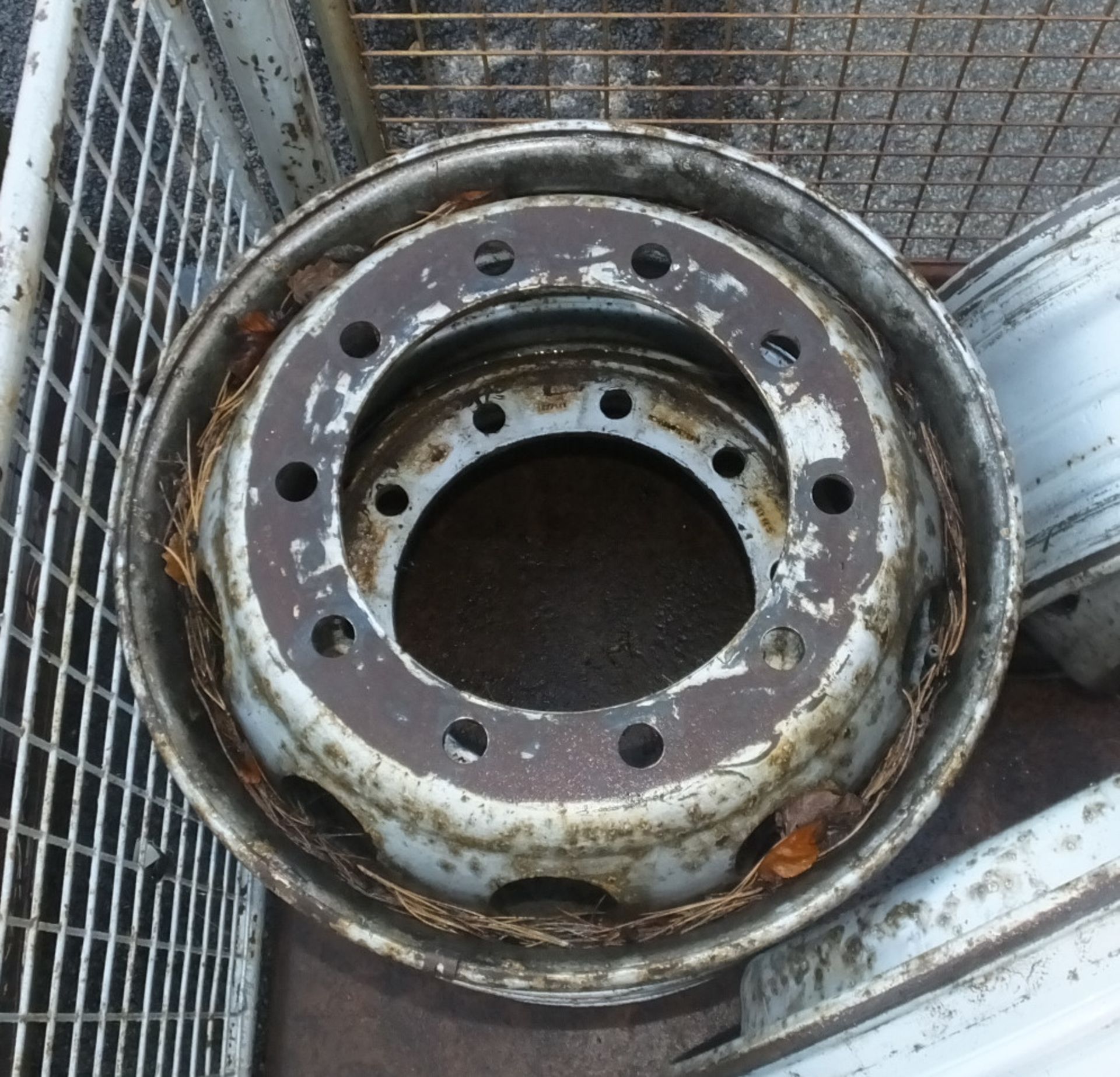 4x HGV Wheel Rims - 22.5in - Image 2 of 3