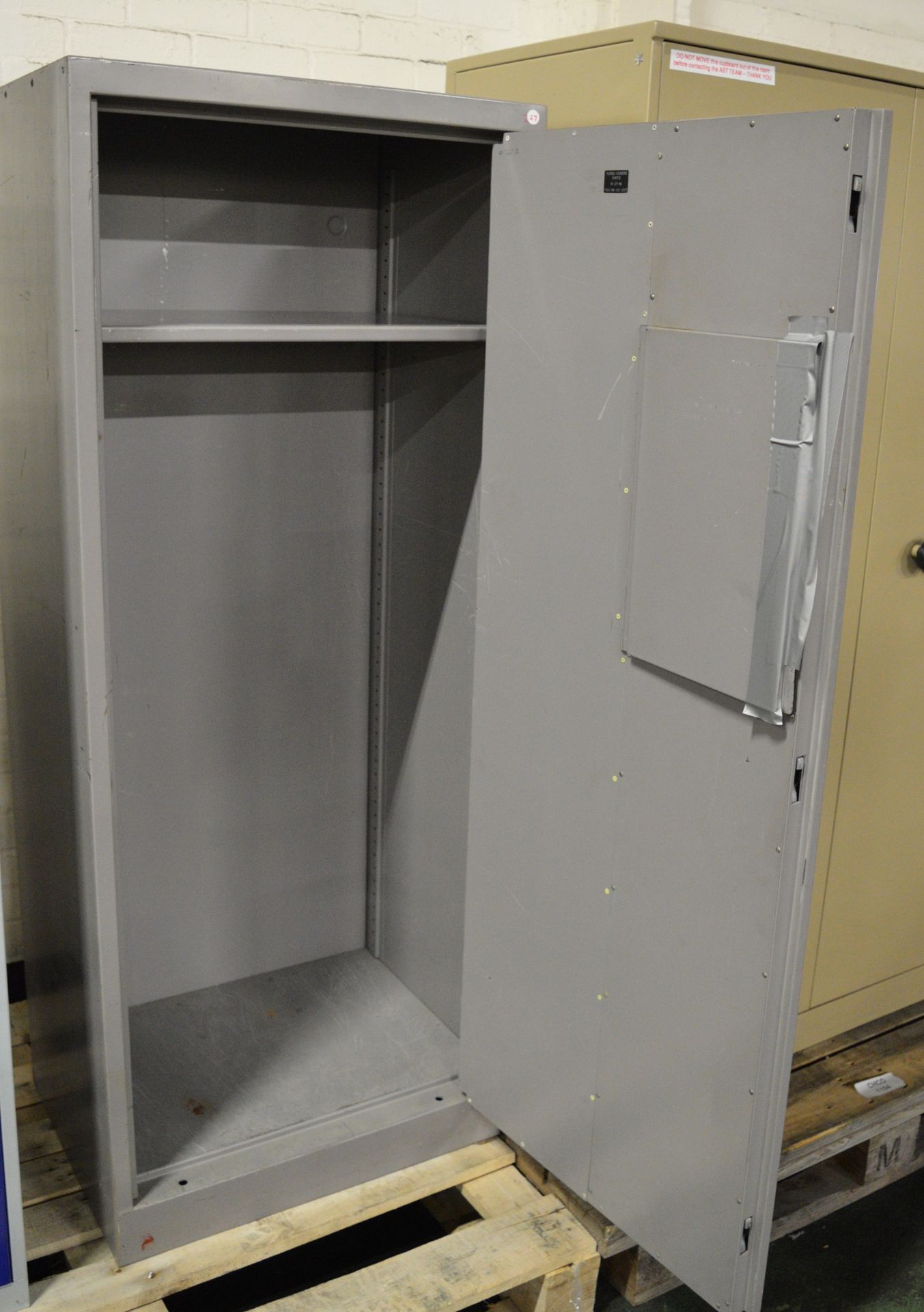 1 Door Cupboard with Combination Lock (combination unknown) - L610 x W470 x H1530mm - Image 2 of 2