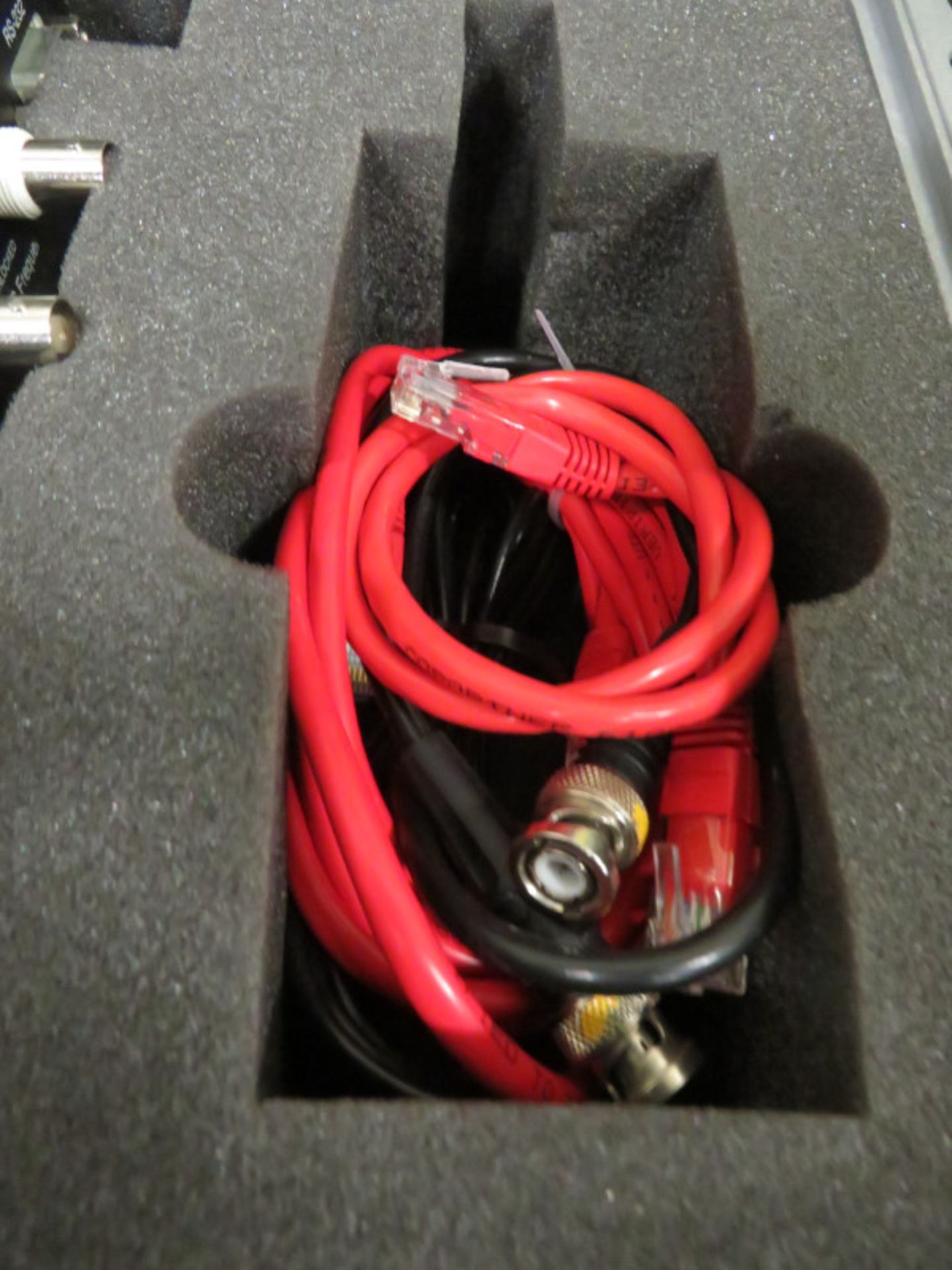 Quartzlock E8-X GPS Frequency Reference Unit In A Case - Image 3 of 3