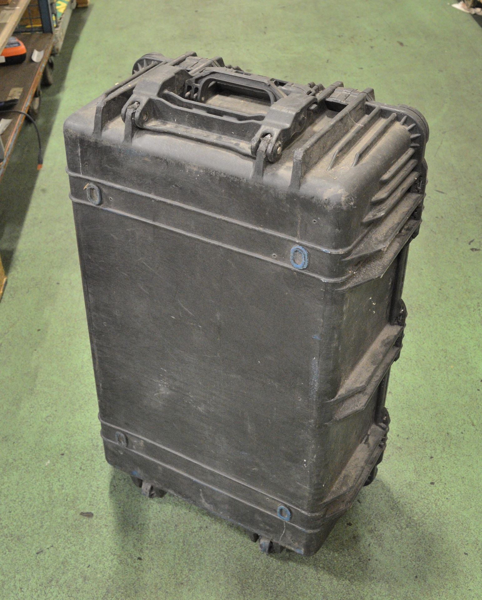 Peli Case 1650 - 760 x 450 x 280 - with wheels - NOT AIR TIGHT - Image 2 of 4