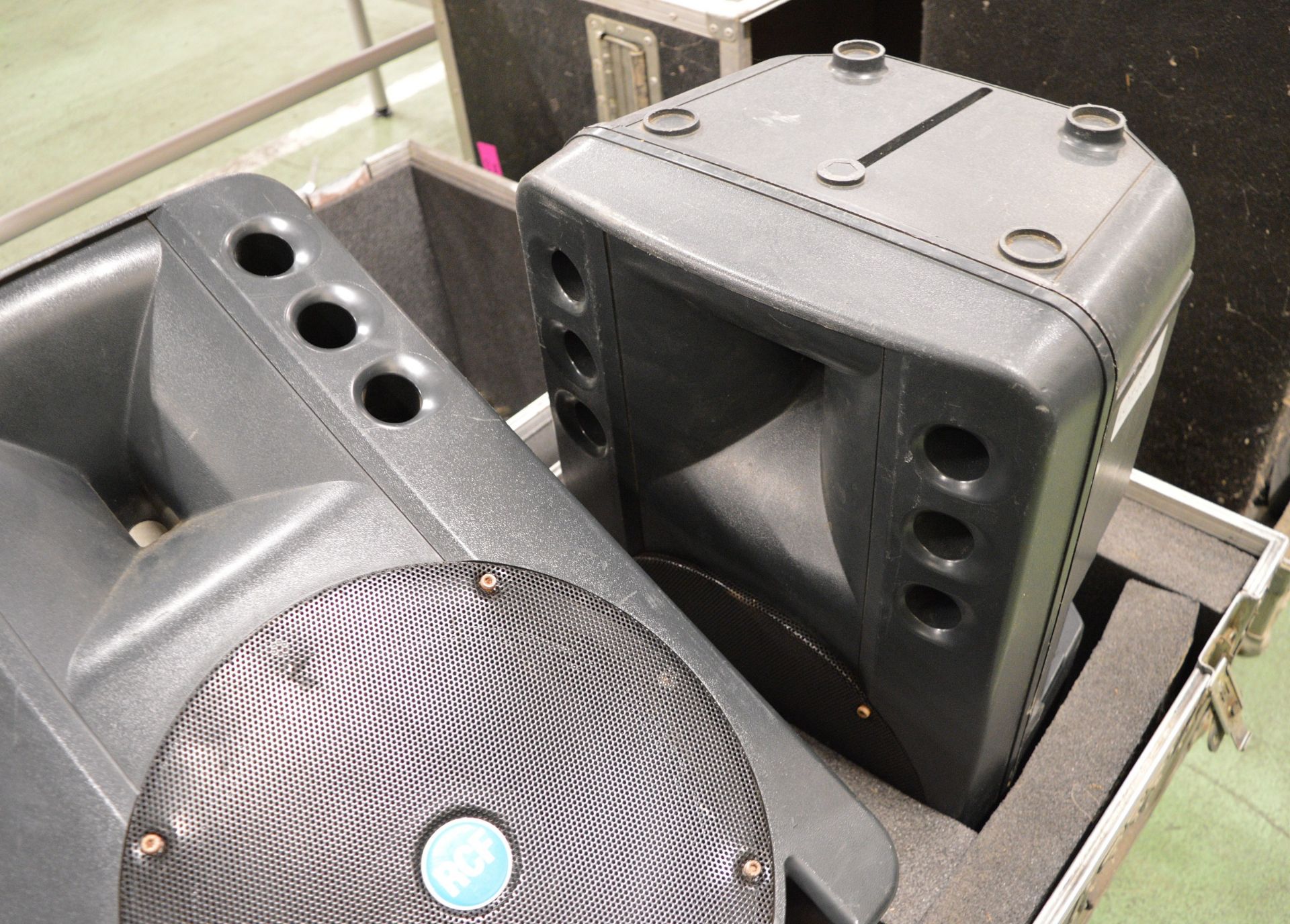 RCF ART 300 PA Speakers in Flight Case - L920 x D570mm - Image 2 of 5