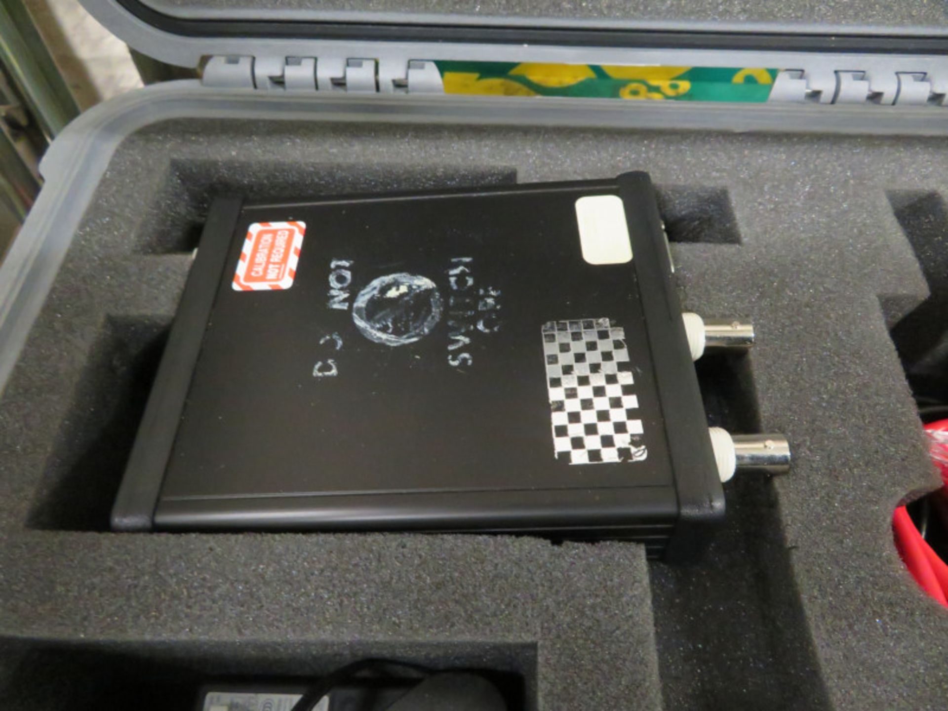 Quartzlock E8-X GPS Frequency Reference Unit In A Case - Image 2 of 3