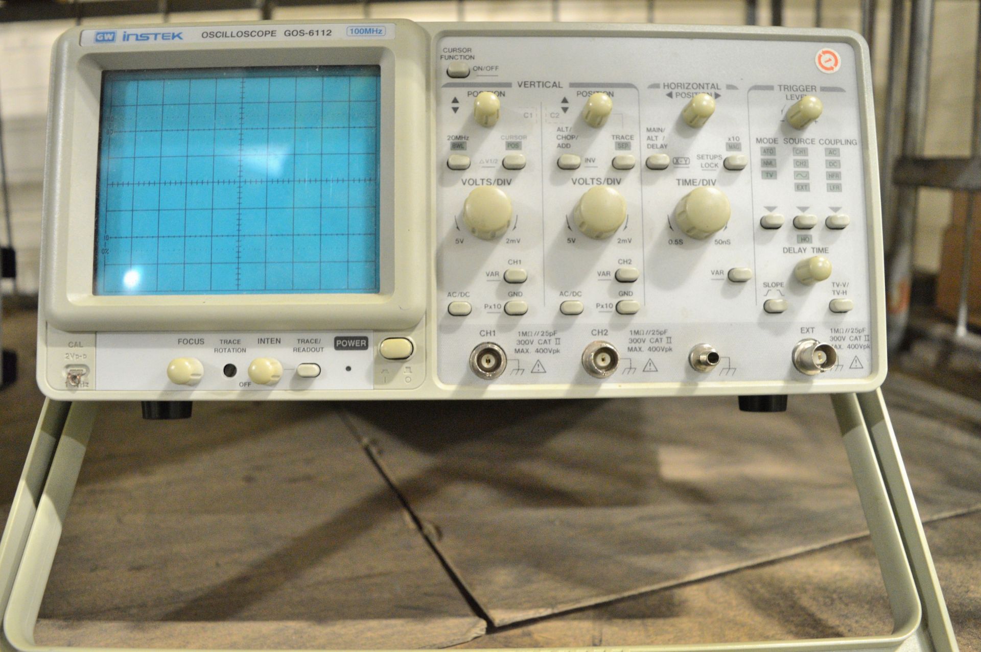 GW Instek GOS-6112 Oscilloscope - 100MHz - Image 2 of 3