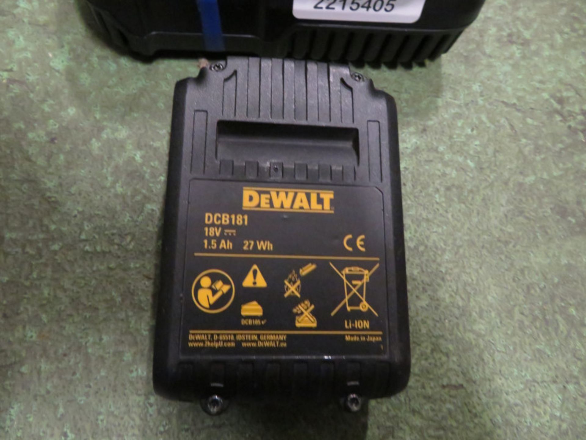 Dewalt DCB105 battery charger and 2 DCB181 batteries - Image 3 of 3