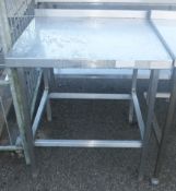 2 1/2 ft x 2 1/2 ft stainless prep table