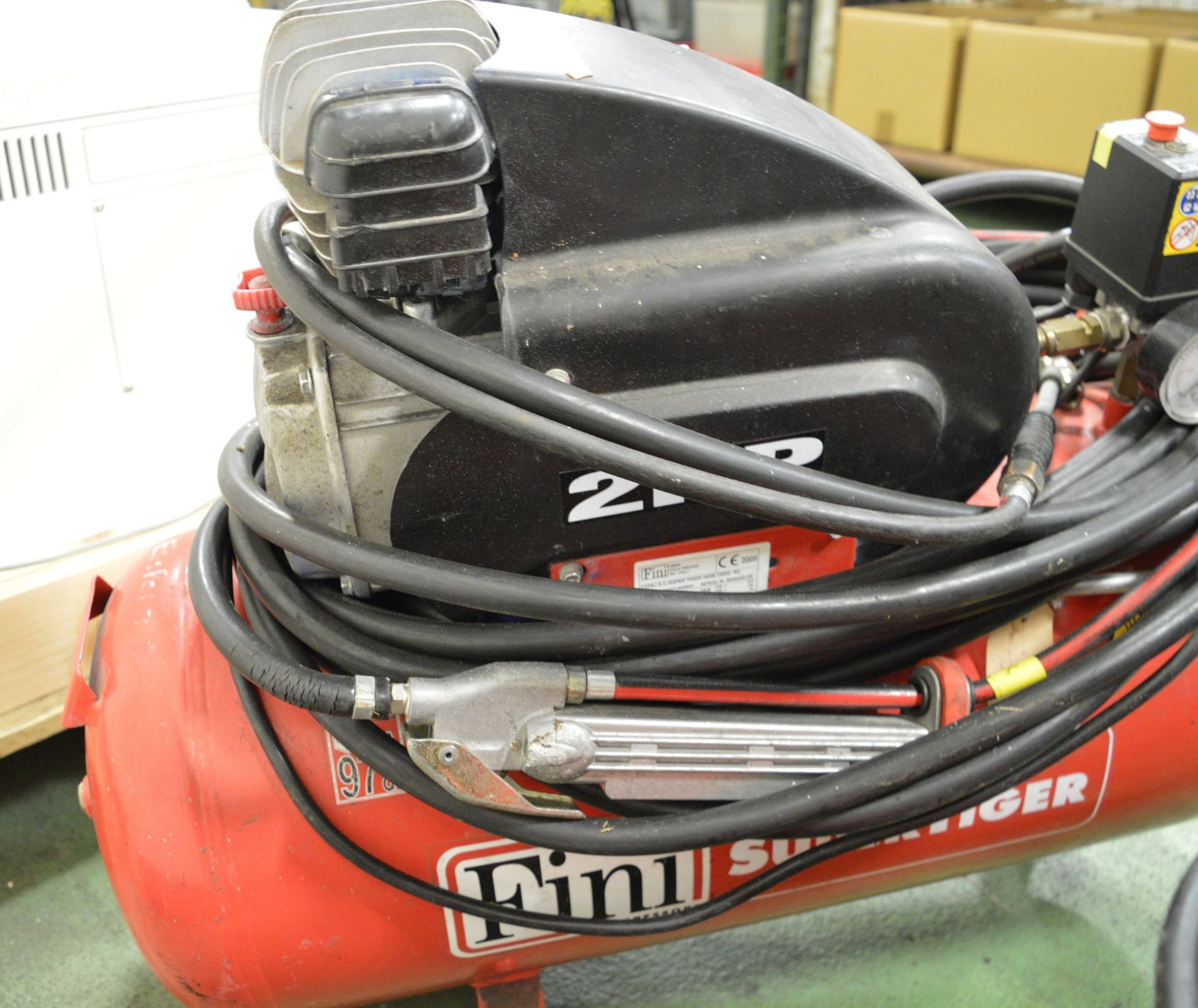 FINI SuperTiger 262 Air Compressor 50Ltr 240v - Image 2 of 2