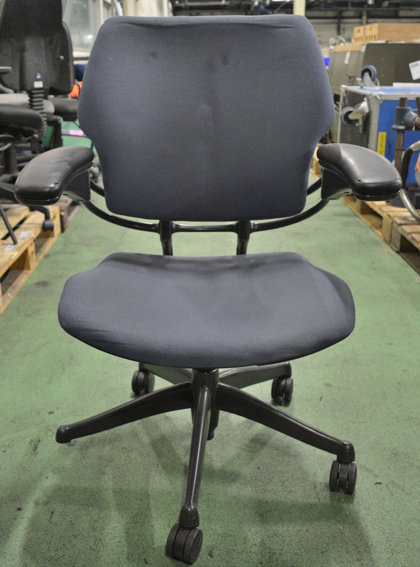 6x Office chairs - Image 3 of 4