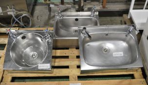 3x Wall mountable hand sink basins