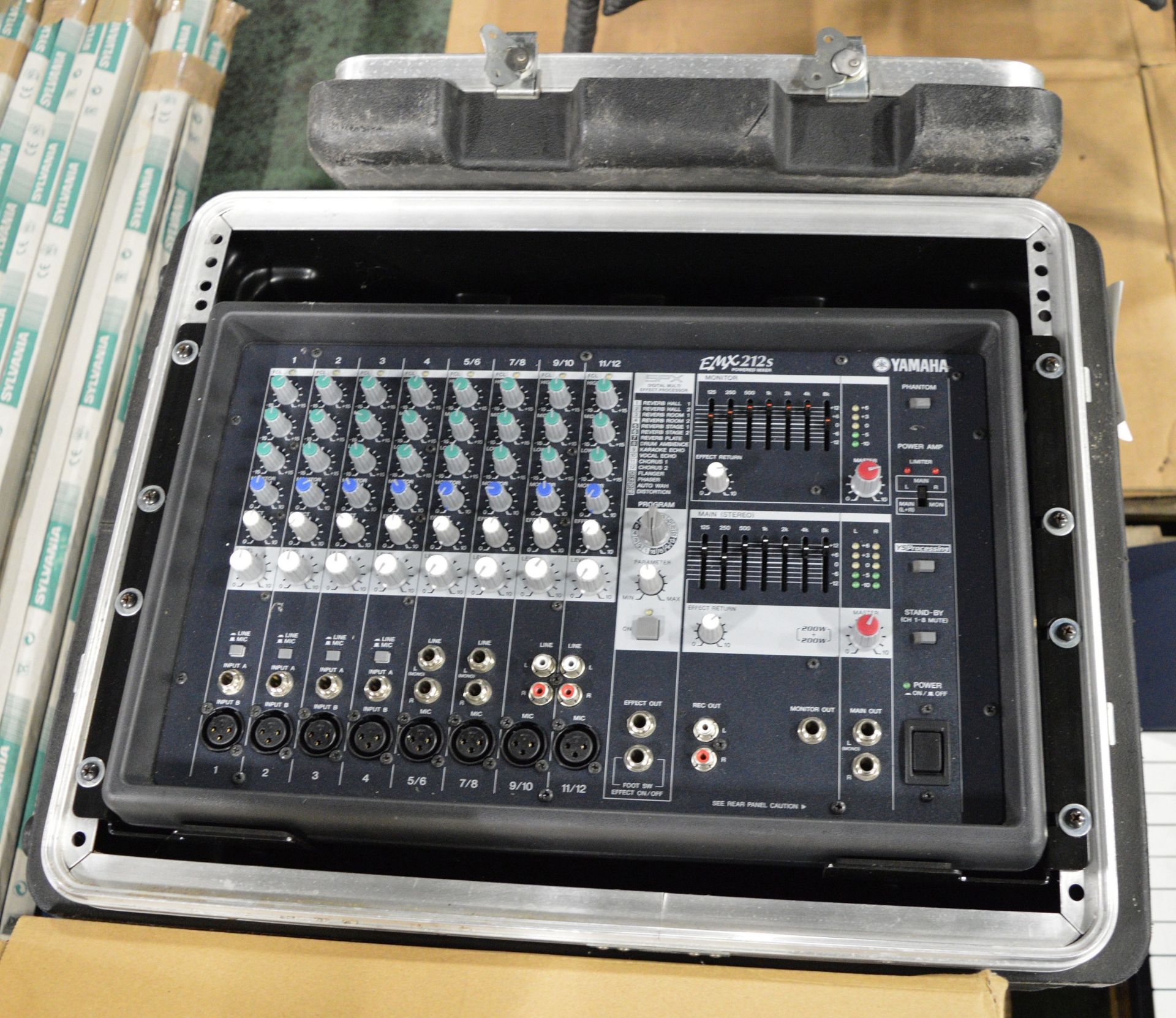 Yamaha EMX 212s Mixing panel in transit case