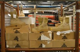 3x Thorogood Desert-Tan Hot Weather Boot Size UK 10.5 R, 7x Thorogood Desert-Tan Hot Weath