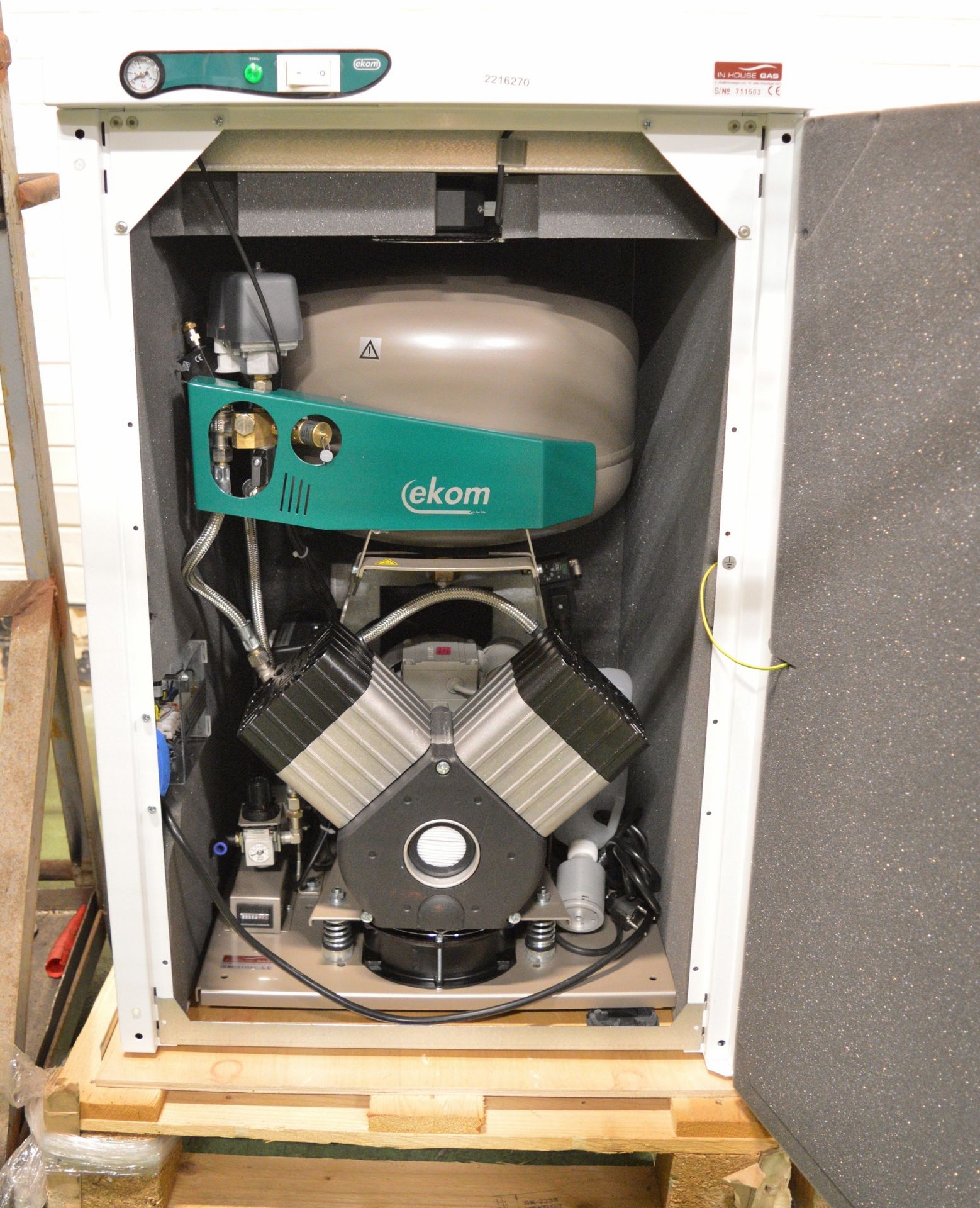 Ekom DK50-2V8 InHouse Gas Generator 230v 10 Bar - 560 x 650 x 860mm - Image 2 of 4