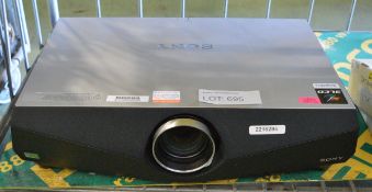 Sony 3LCD VPL-FE40 Projector