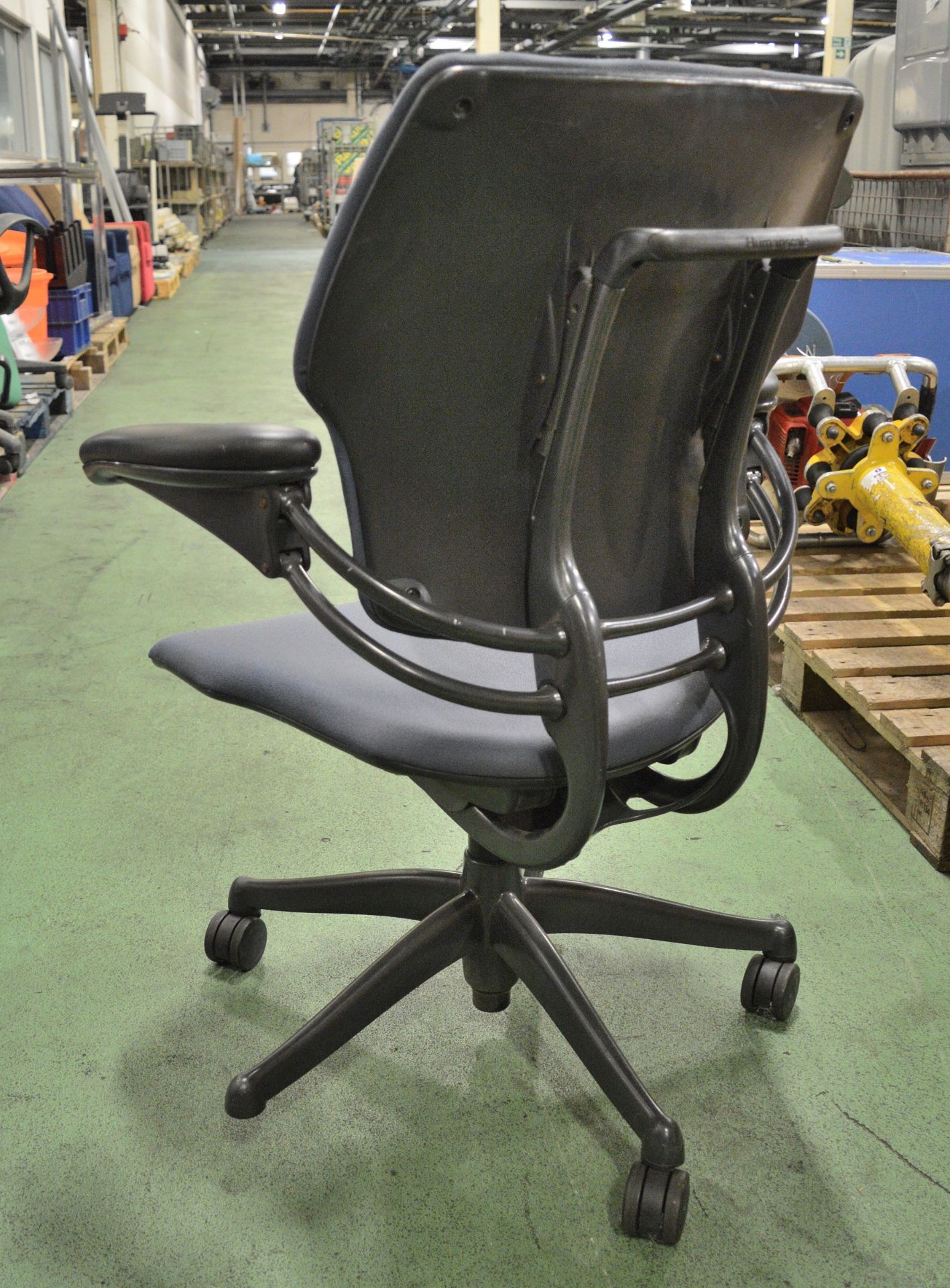 6x Office chairs - Image 4 of 4