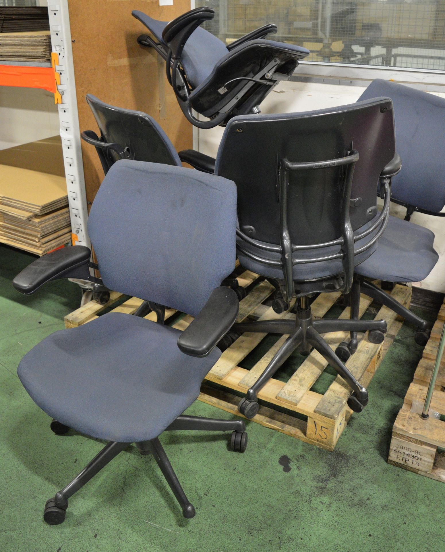 6x Office chairs