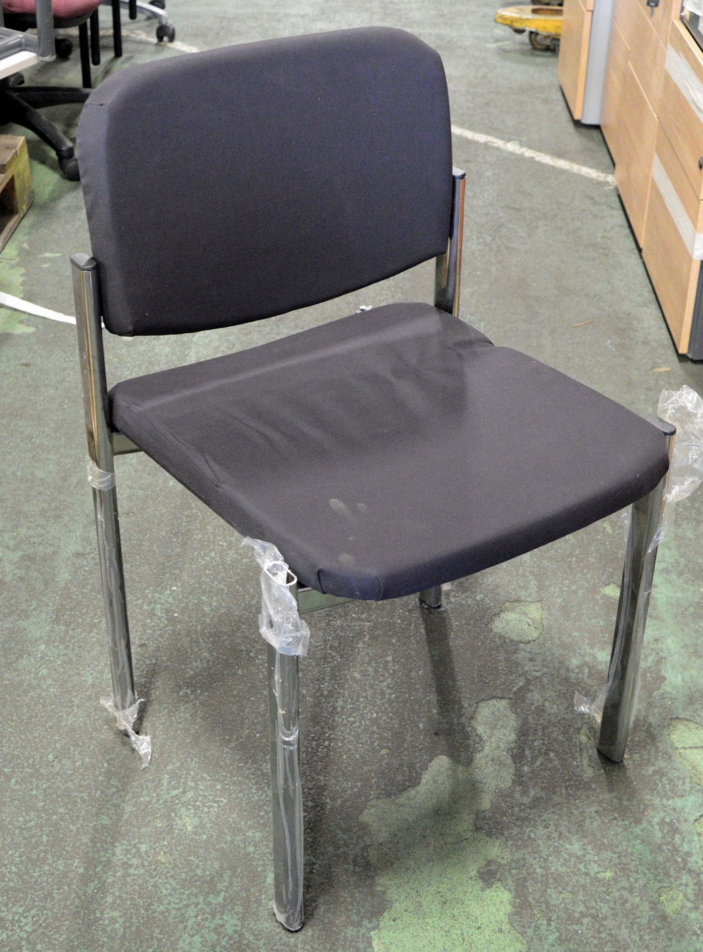 10x Straight Chairs - Image 2 of 3