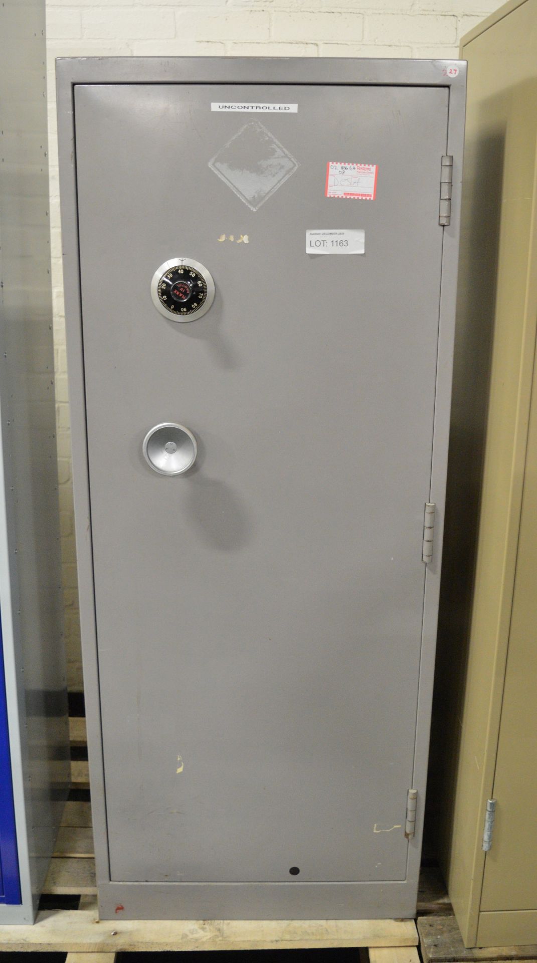 1 Door Cupboard with Combination Lock (combination unknown) - L610 x W470 x H1530mm