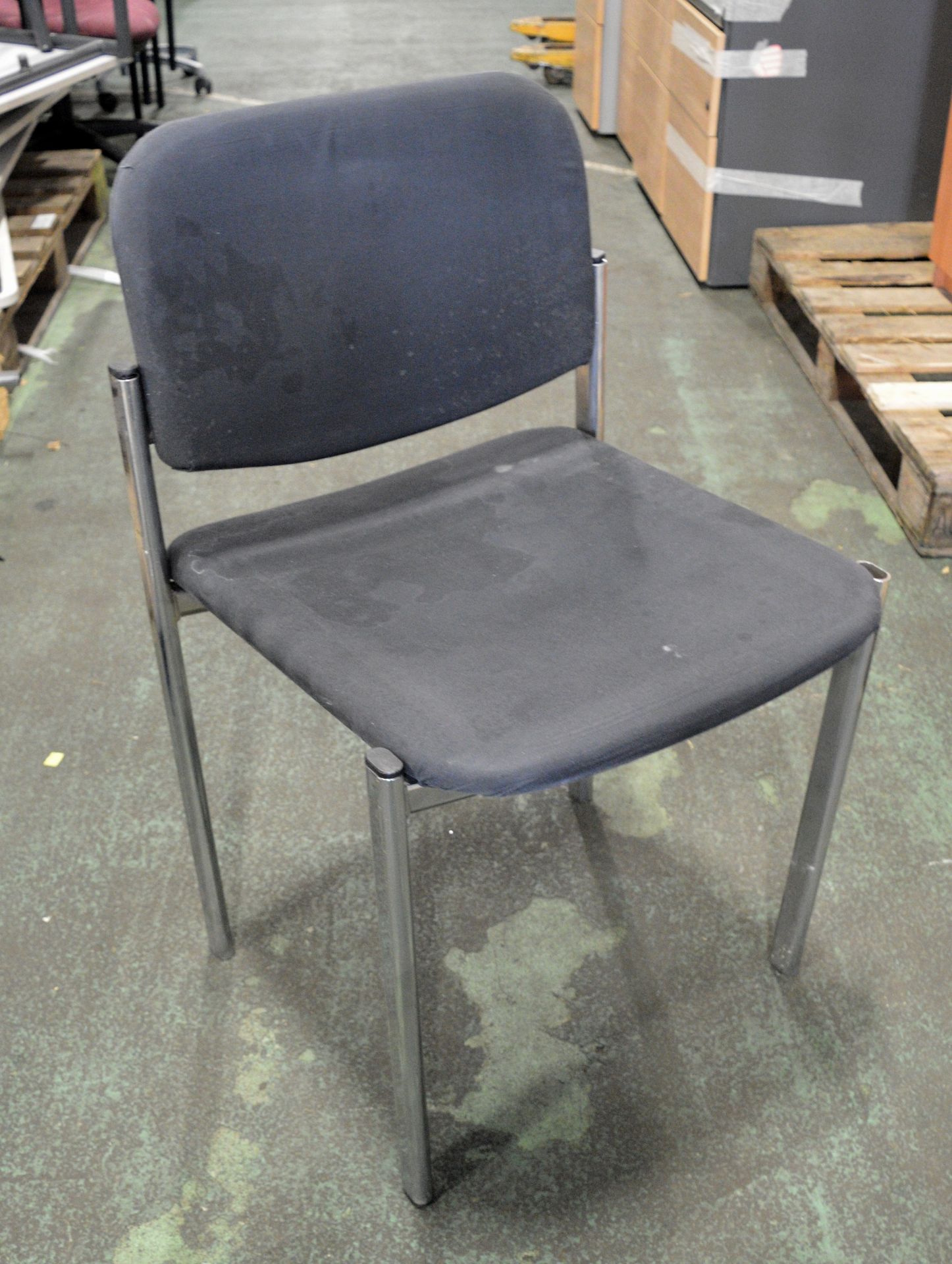11x Straight Chairs - Image 2 of 2