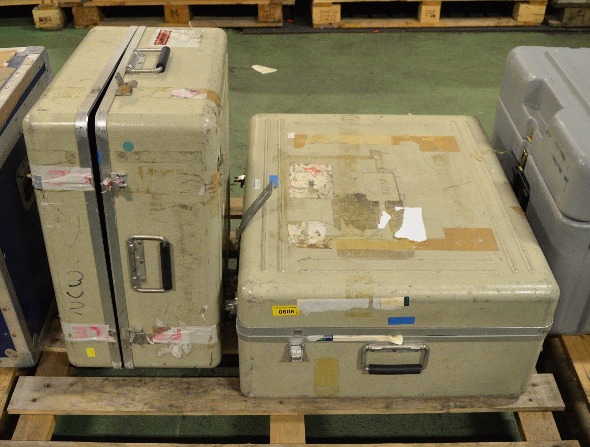2x HP Transit cases - 580 x 540 x 300 x1, 700 x 600 x 320 x1