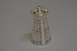 A Birmingham silver pepper mill with screw fastening top, Birmingham 1900 (h. 7.5cm), £60-80