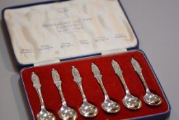 A set of Sheffield silver Coronation souvenir teaspoons Monarchs of the Century 1837-1937, complete