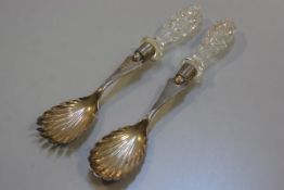 A London silver crystal handled serving set of fork and spoon, London 1911, £60-80